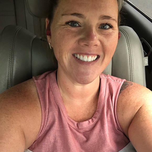 Meet your Posher, Joni - Picture 4 of 6